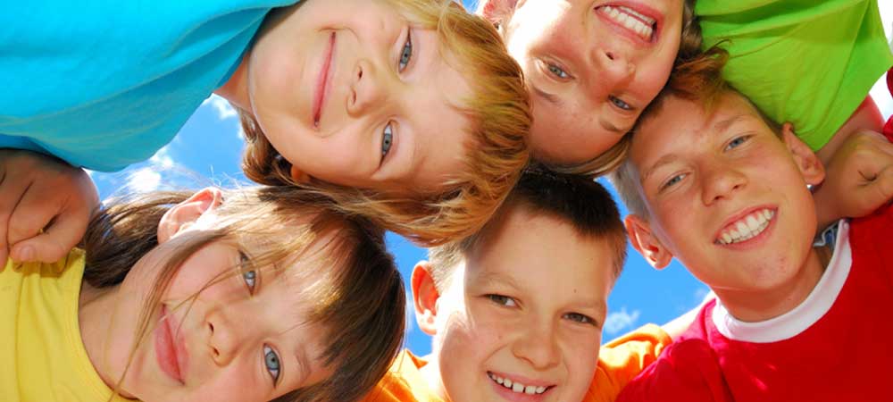 Kleine Kindergruppe - Kieferorthopädie für Kinder